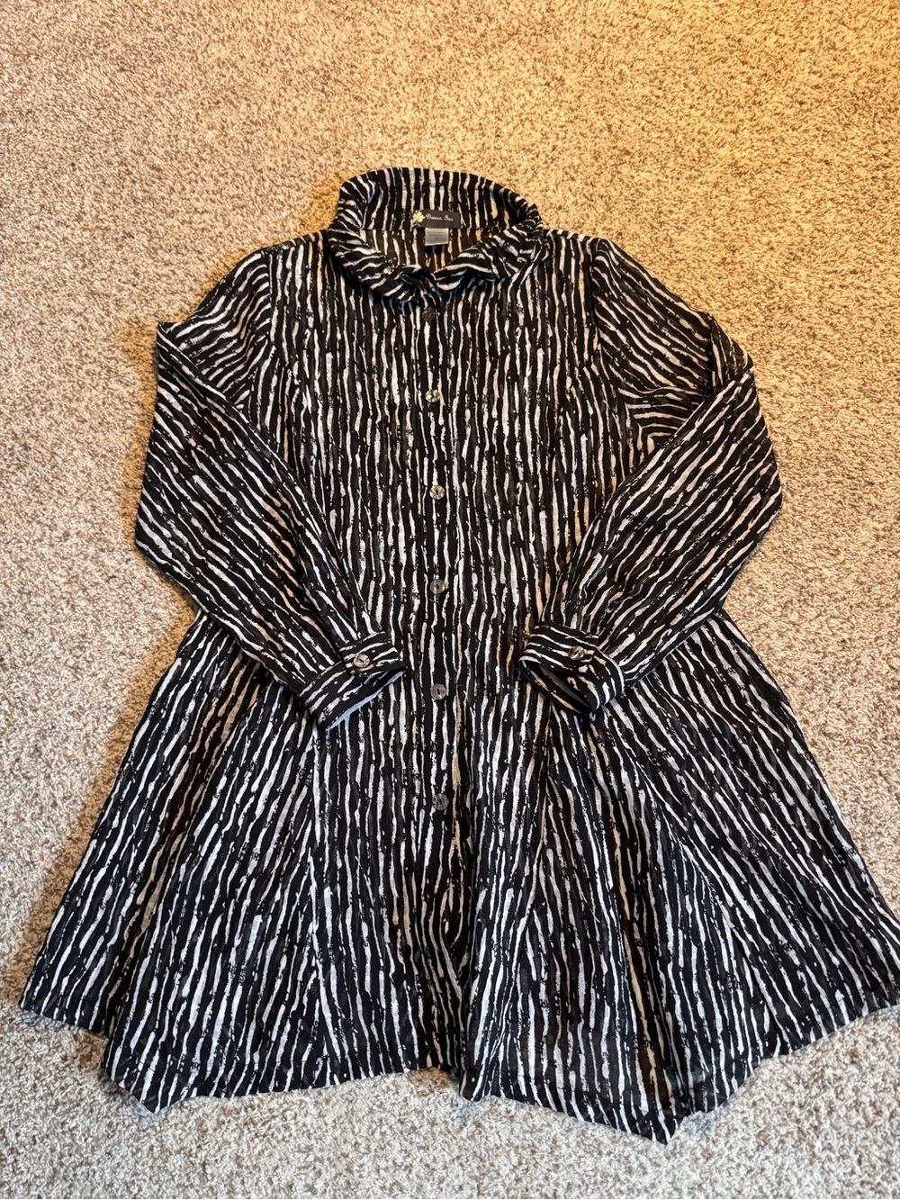 Damee Womens Black & White Sheer Button Up Wired Collar Swing Tunic - M